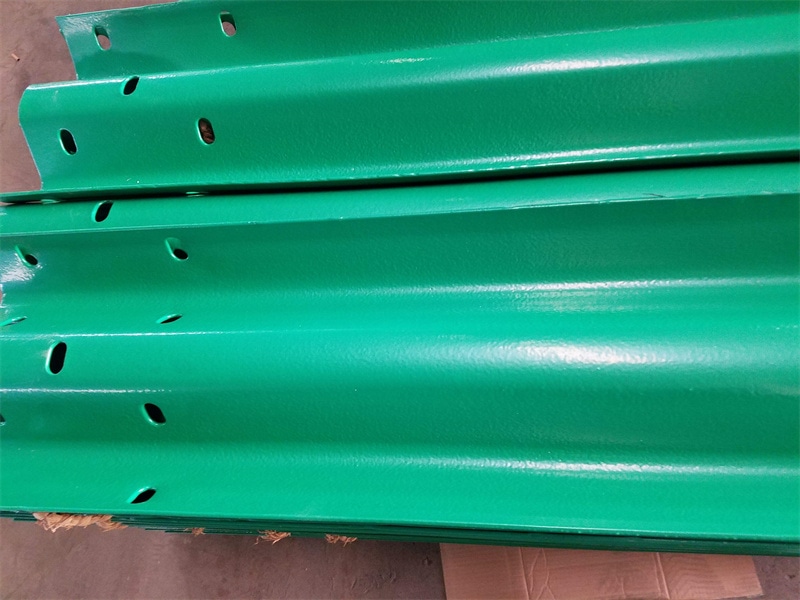 喷塑波形护栏板